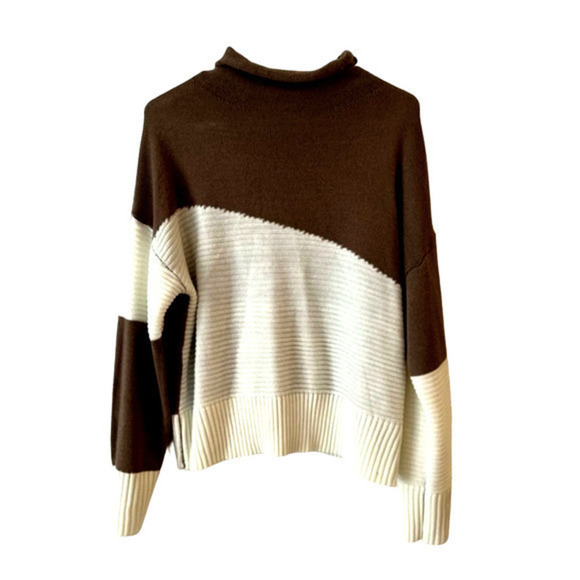 Turtle Neck - Picture 2 of 3